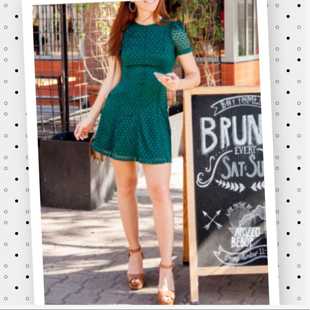 🆕 Ali & Jay Green Lace Dress 😍
